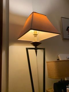 Classic Square Base - Triangle Stand Lamp