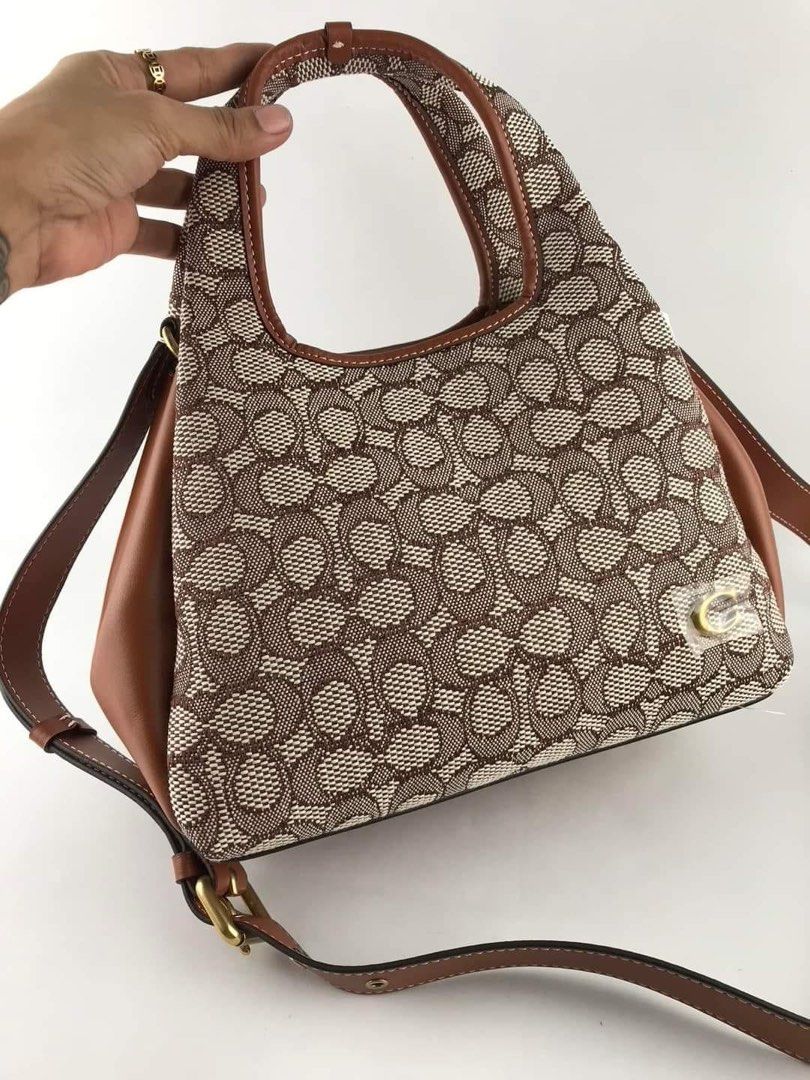 Coach lana 23 👜 (Category: Luxury Bags & Wallets) located in Las Pinas. Submitted by yhn_boutique (Listing ID 1260607138, Image 2). Description: Actual pic posted Cod via lalamove/ grab -🛵 same day delivery J&T/LBC - pay today ship today Complete inclusions .