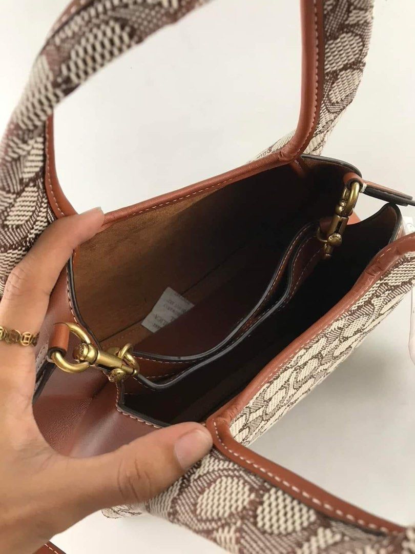 Coach lana 23 👜 (Category: Luxury Bags & Wallets) located in Las Pinas. Submitted by yhn_boutique (Listing ID 1260607138, Image 3). Description: Actual pic posted Cod via lalamove/ grab -🛵 same day delivery J&T/LBC - pay today ship today Complete inclusions .