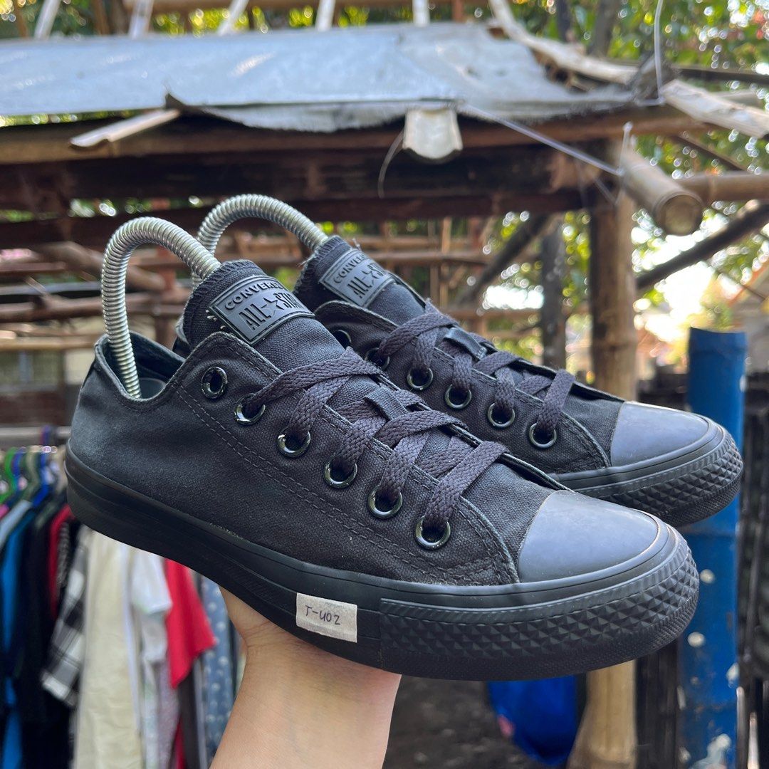 Triple black converse sale
