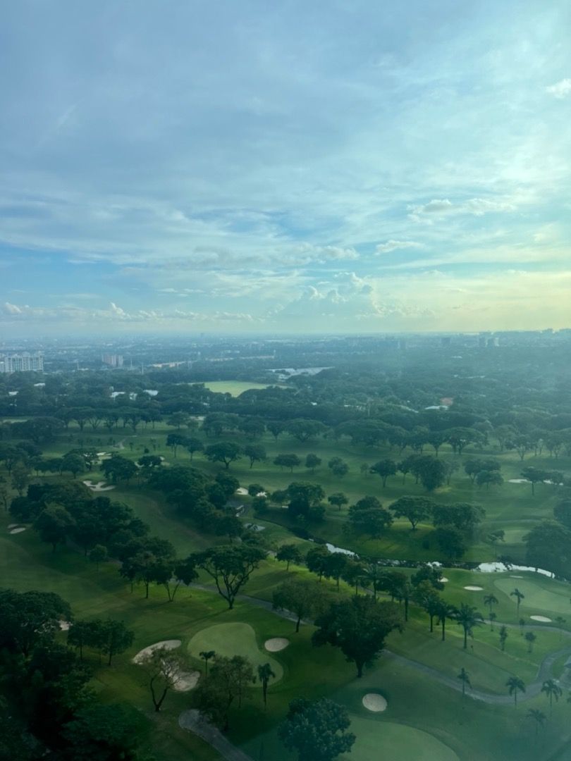 Corner 2 Bedroom Unit in Eight Forbes BGC with Majestic View of the