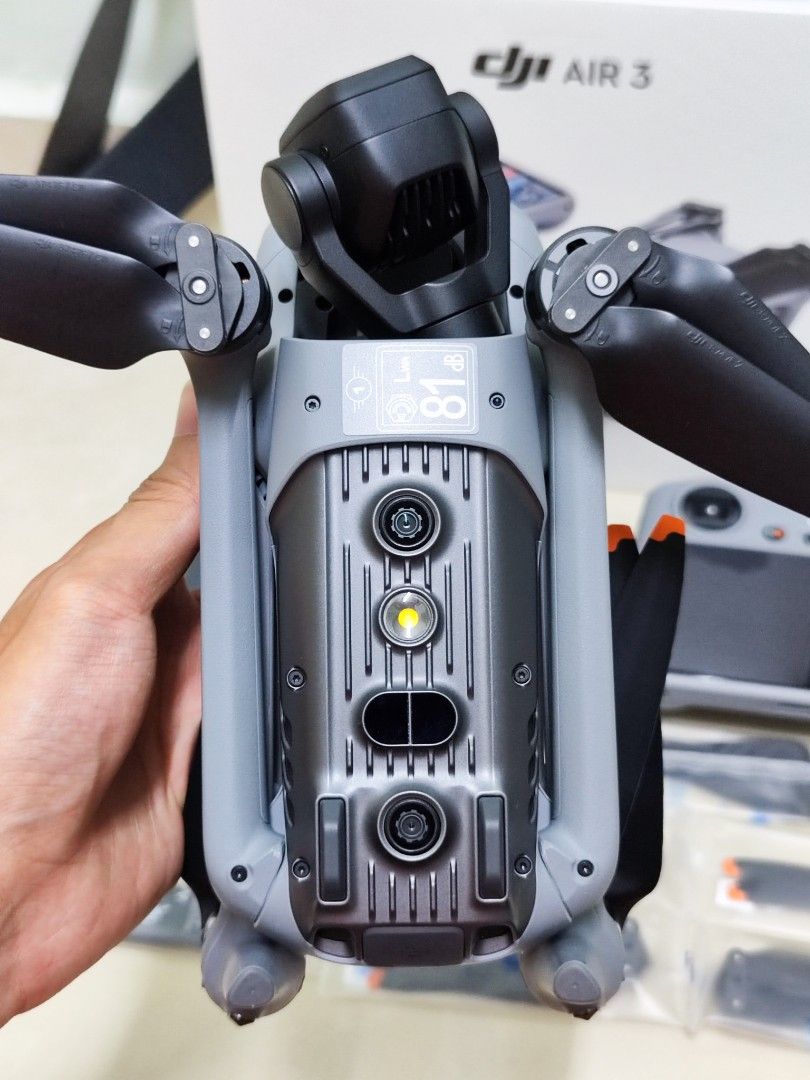 Dji Air 3 Rc2 Combo, price negotiable, Photography, Drones on Carousell