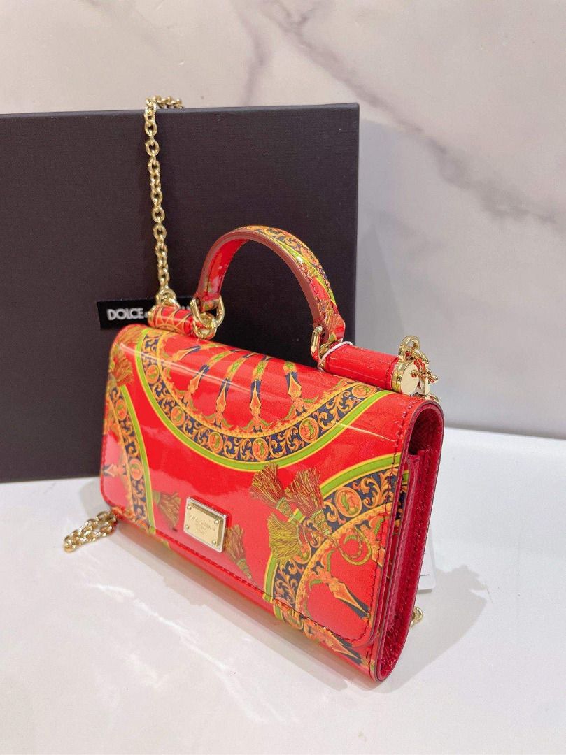 Dolce gabbana 2025 wallet on chain
