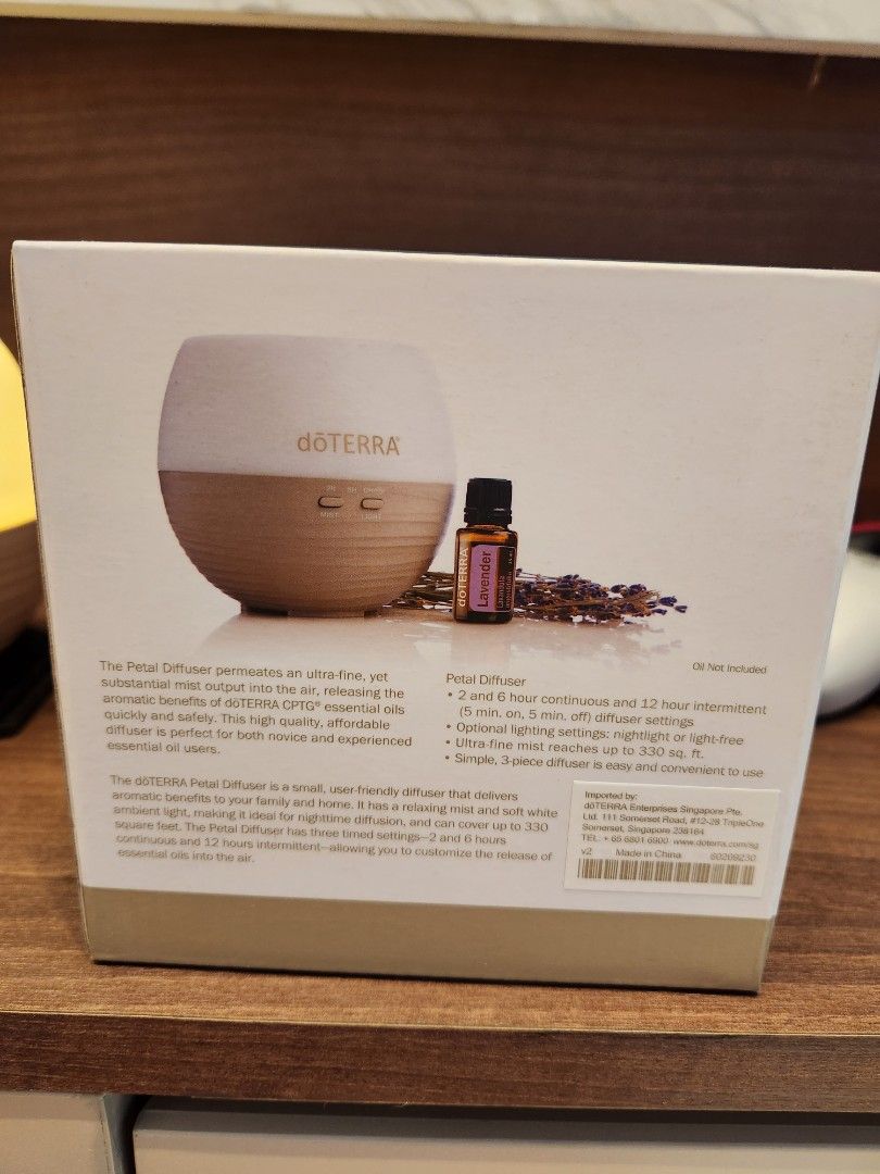 Dottera petal diffuser (Category: Home Fragrance) located in Singapore. Submitted by shoppaholict (Listing ID 1260508377, Image 2). Description: - 2 hour and 6hour continuous and 12 hours intermittentv - Ultra fine mist reaches up to 330sqft.