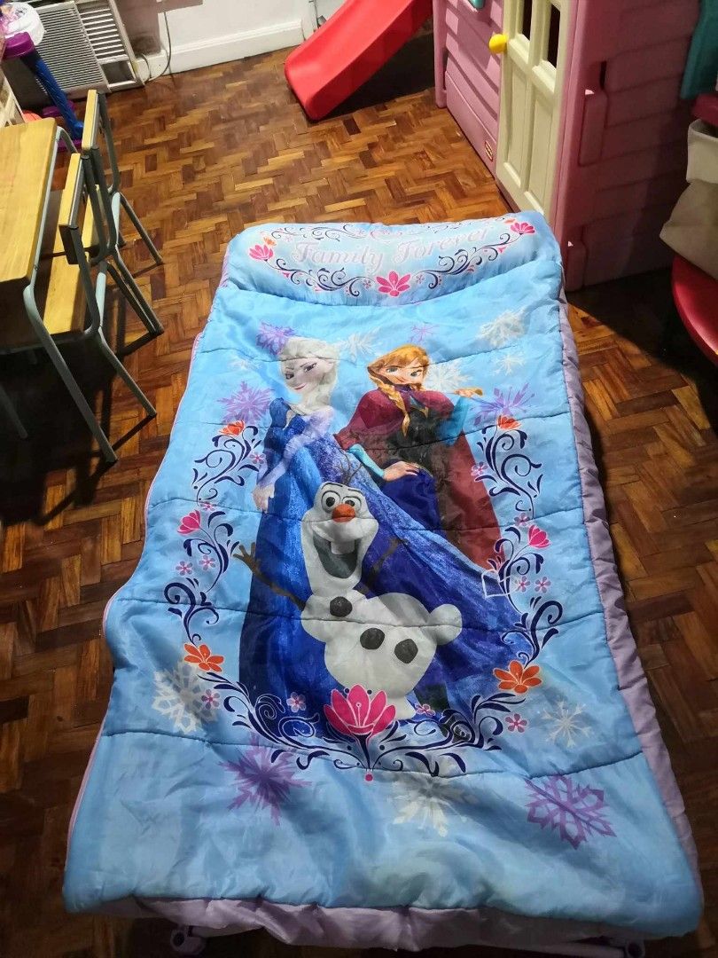 Frozen cot sales bed bedding