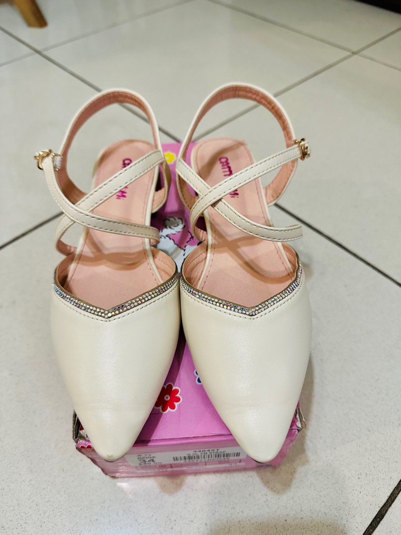 Girls strap clearance shoes