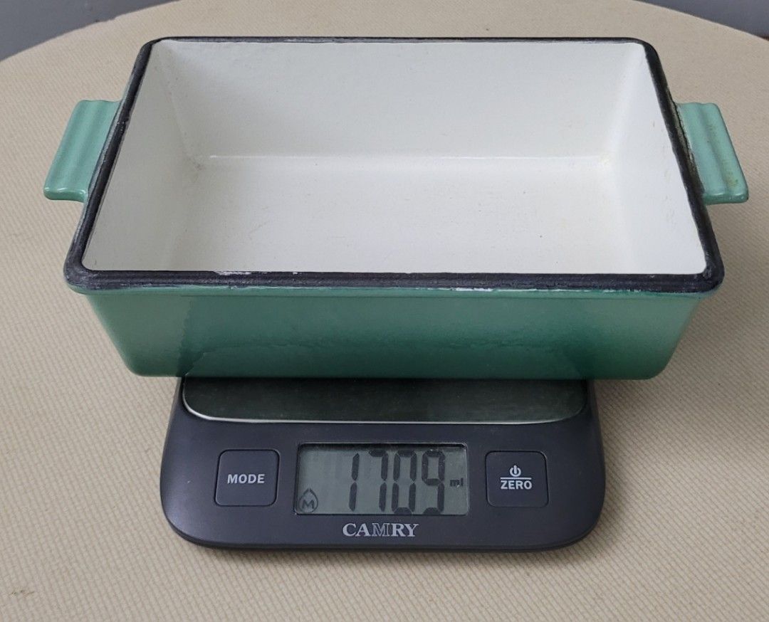 Green enamel cast iron bakeware, Furniture & Home Living, Kitchenware & Tableware, Bakeware on