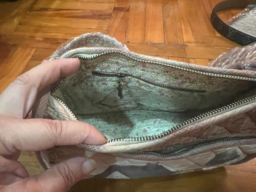 Handmade patchwork bag (Category: Cross-body Bags) located in Singapore. Submitted by ezshops (Listing ID 1260592695, Image 3). Description: Beautiful handmade patchwork bag.