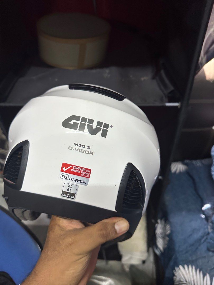 HELMET GIVI PUTIH Motorbikes on Carousell