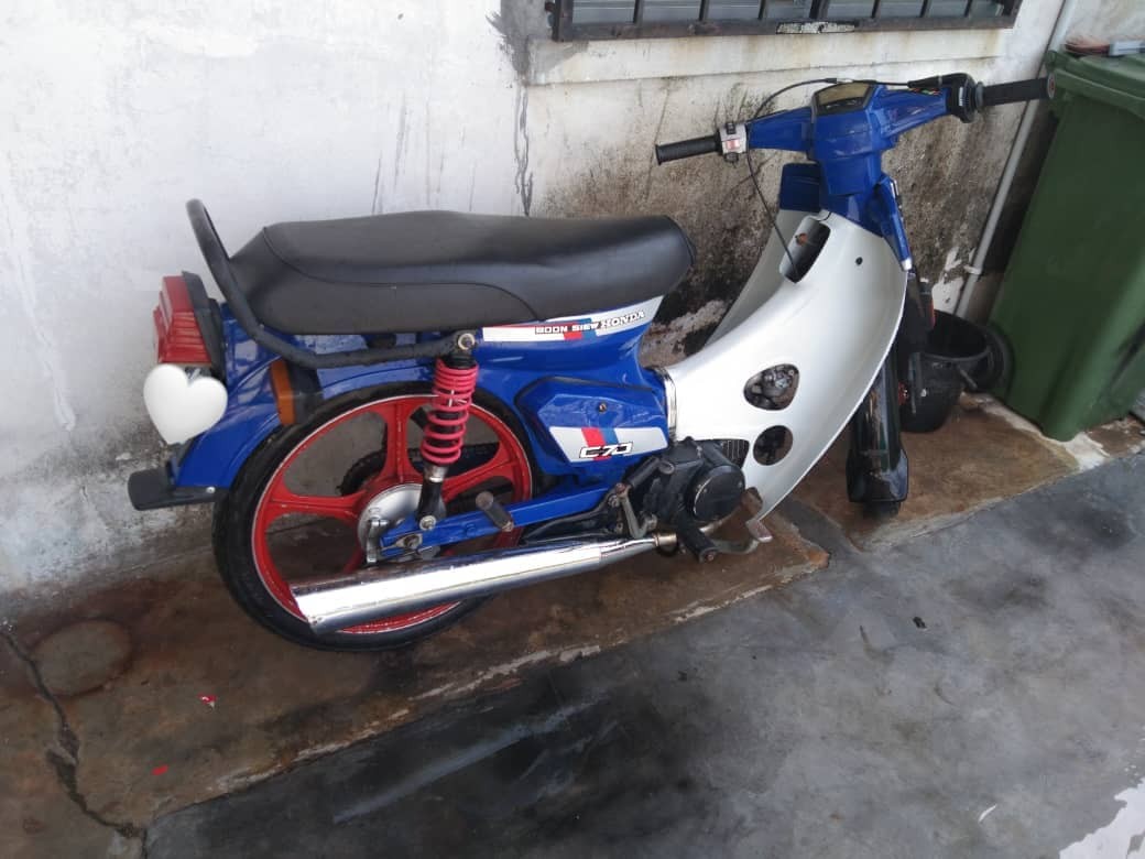 honda-c70-cup-petak-motorbikes-on-carousell