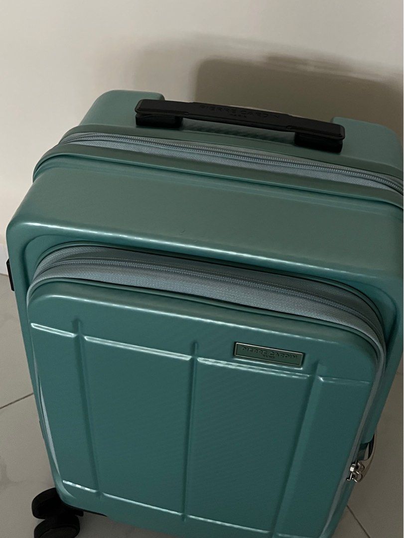 Laptop Compartment Cabin size Luggage Spinner