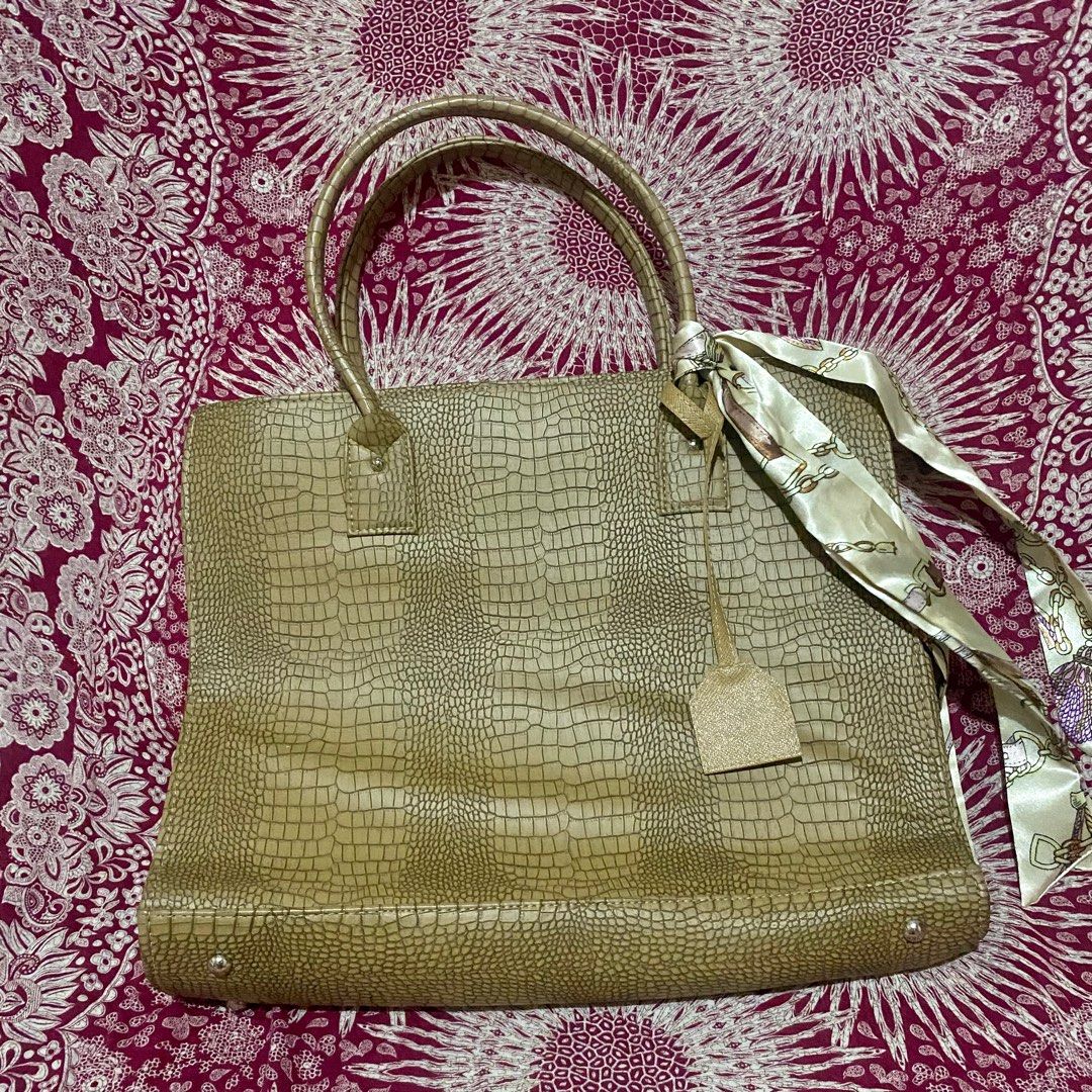Crocodile brand Original Japan purchase on Sale 500, Women's Fashion, Bags  & Wallets, Tote Bags on Carousell