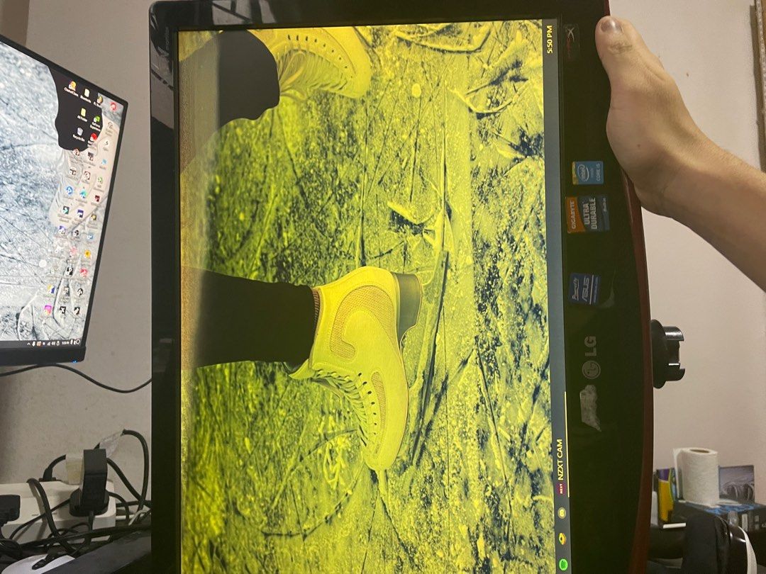 LG Monitor No Stand, Computers & Tech, Desktops on Carousell