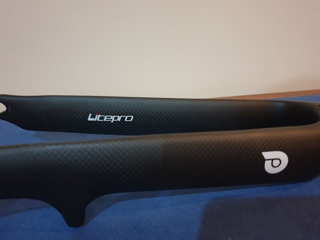 Litepro 20 inch fork for folding bikes (Category: Bicycles) located in Bantay. Submitted by backyardcyclist (Listing ID 1260625864, Image 1). Description: Litepro folding bike fork material: carbon fiber for folding bikes size 20 inch (406) or (451) color: matte black CF weave: 3K for disc brake quick release weight: 309 g included: steerer top screw use once only, upgraded to Silverock CF fork NO ISSUES P2,000.00.