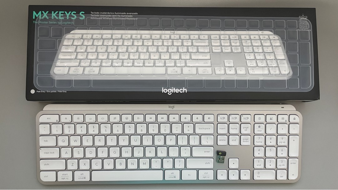 Logitech MX Keys S Pale Grey w/ Silicon Cover, Computers & Tech, Parts ...