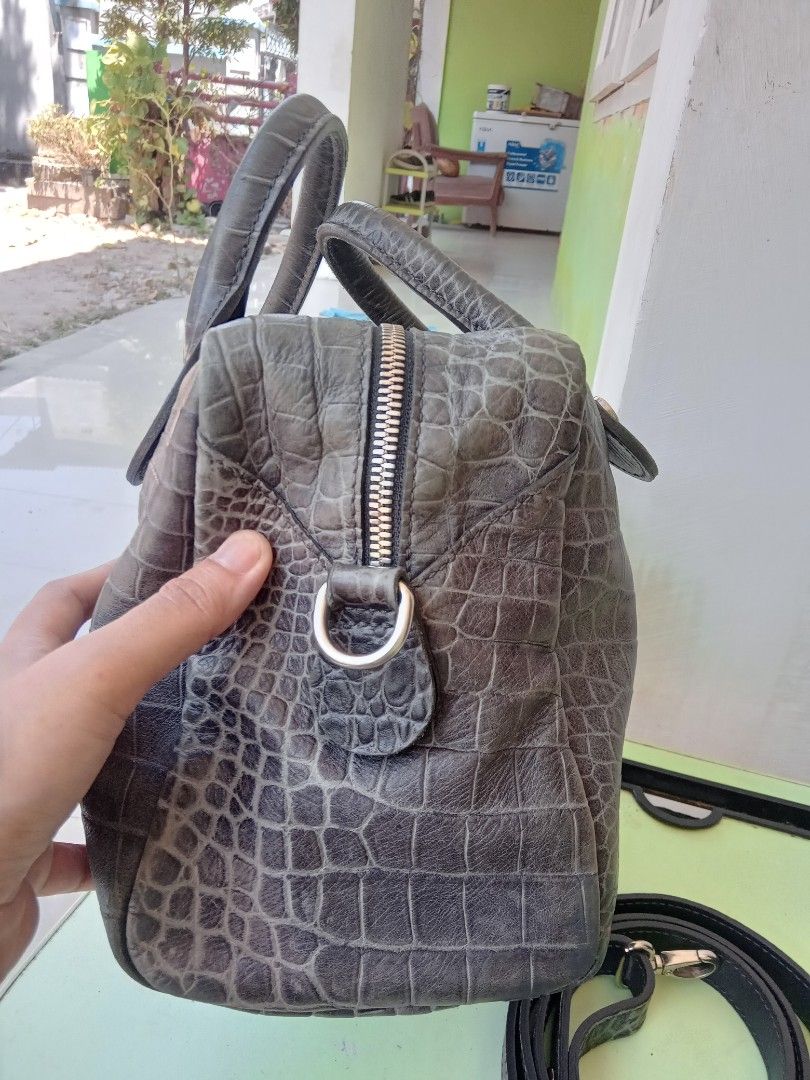 Longchamp Quadri Leather Hobo Bag, Barang Mewah, Tas & Dompet di Carousell