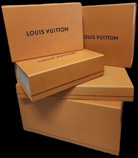 Louis VUITTON n°D60613, circa 2010, Watch box. In monogr…