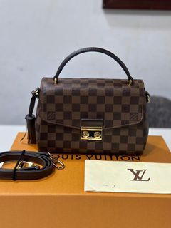 LV croisette chain wallet d.e ballerine, Luxury, Bags & Wallets on Carousell