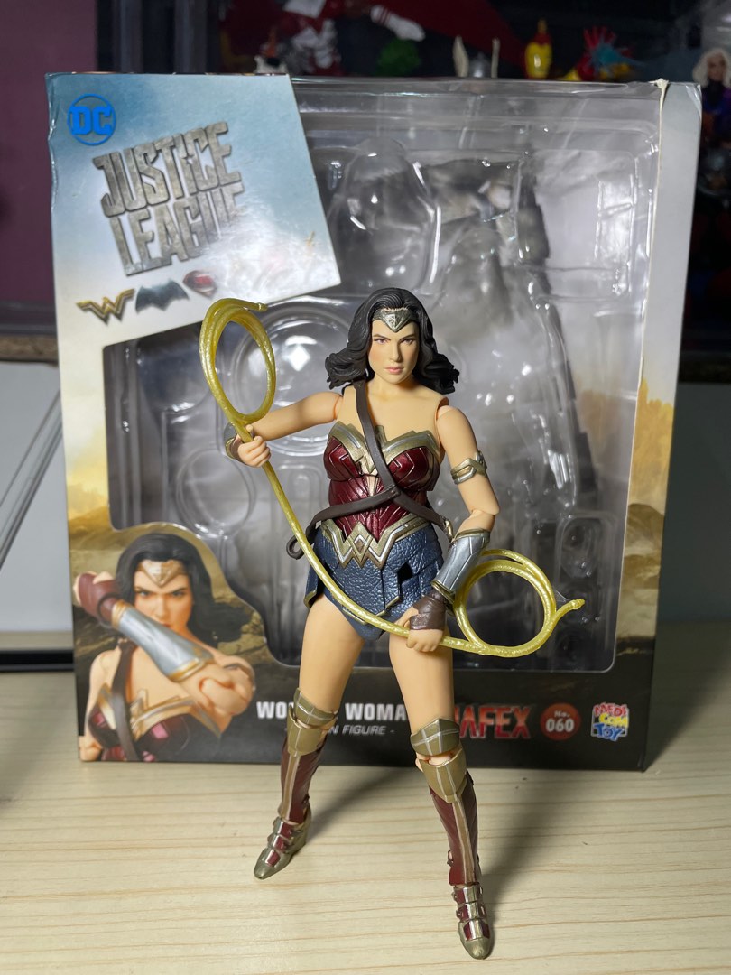 Wonder woman mafex justice league clearance