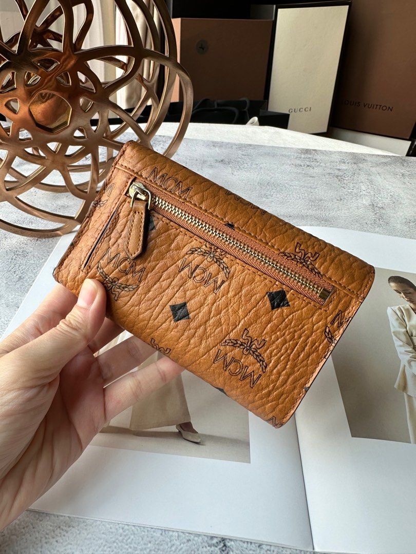 Used store mcm wallet