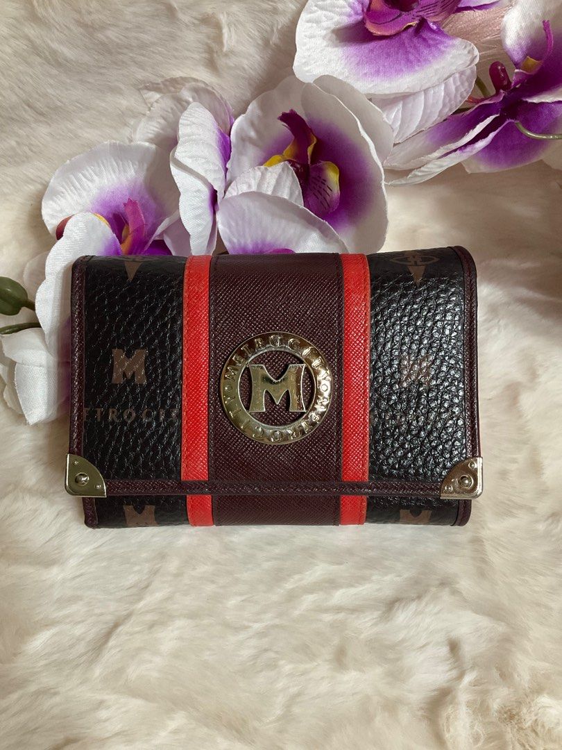 PRELOVED METROCITY RED SHORT TRIFOLD LEATHER WALLET, Women's Fashion, Bags  & Wallets, Wallets & Card holders on Carousell