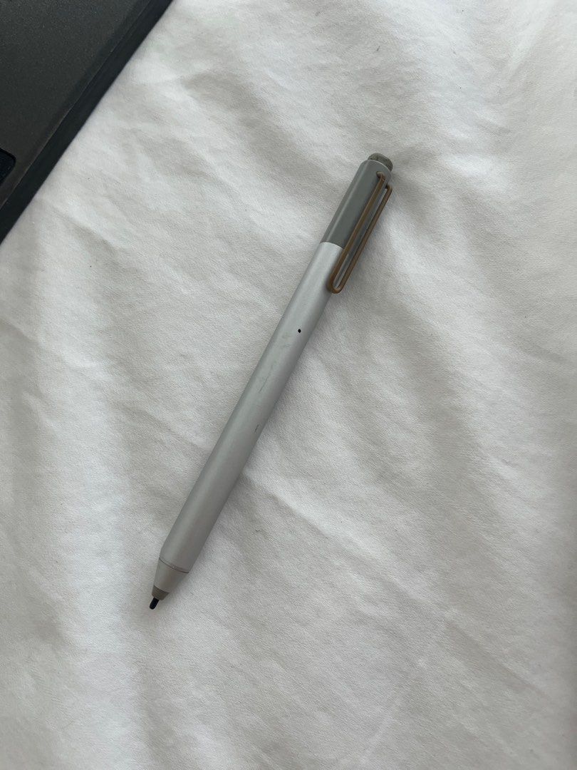 Microsoft Surface Pro 5 (Category: Laptops & Notebooks) located in Quezon City. Submitted by 888qmart (Listing ID 1260597856, Image 2). Description: For sale: Microsoft Surface Pro 5 Inclusion: Hard case Keyboard (class A) Pen and tips Charger Quick specs: Core i5 4 GB RAM 128 GB SSD PM for interested buyers .