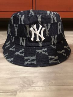 MLB Monogram Embo Hobo New York Yankees Bag (Cream), 45% OFF