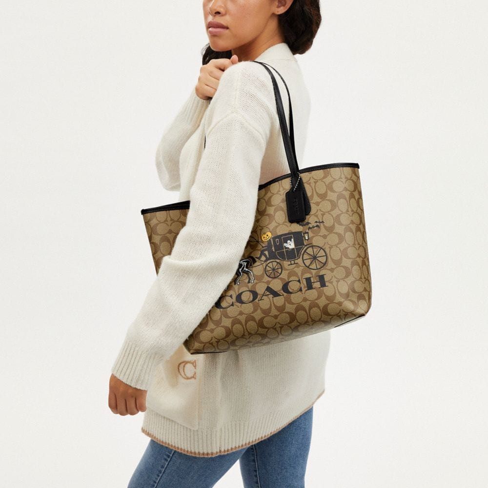 New Coach Original CM756 City Tote in Signature Canvas with