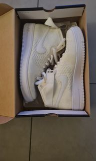 (Category: ) located in . Submitted by nike7111 (Listing ID 1260497178, Image 1). Description: .
