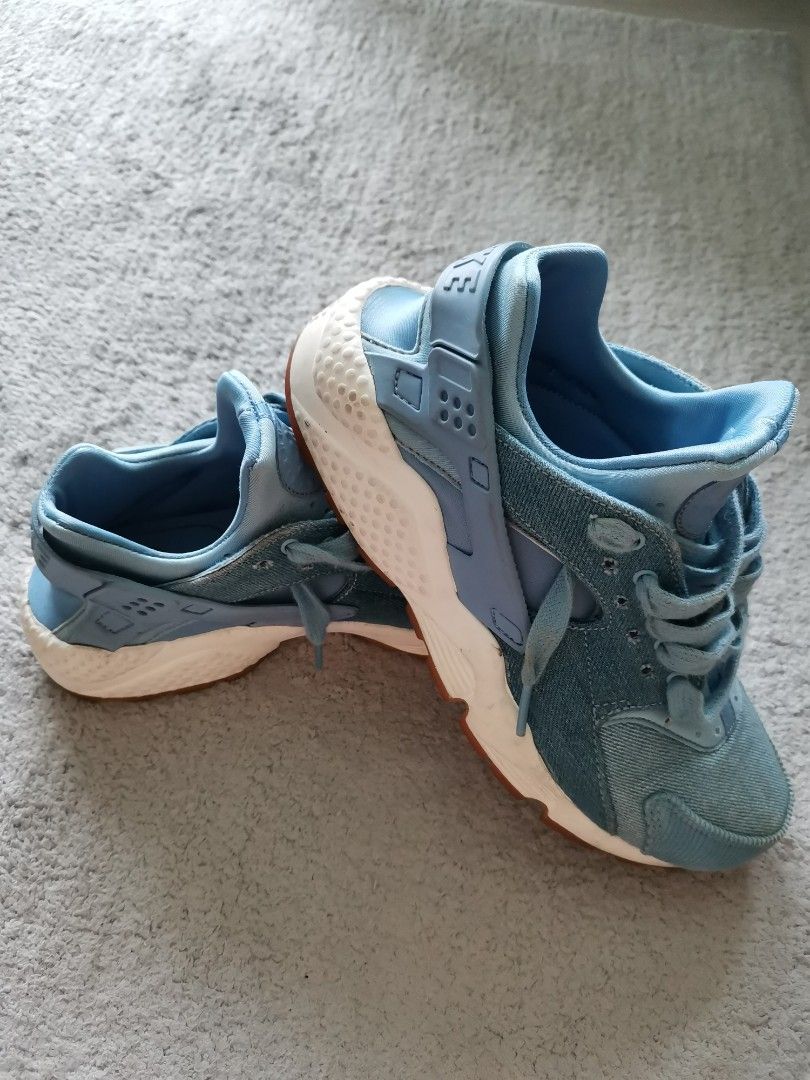 Nike air shop huarache 70 off