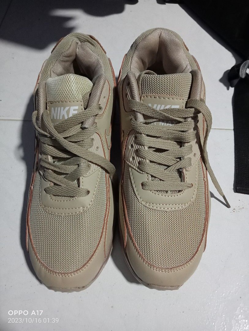 Nike air top max beige cos