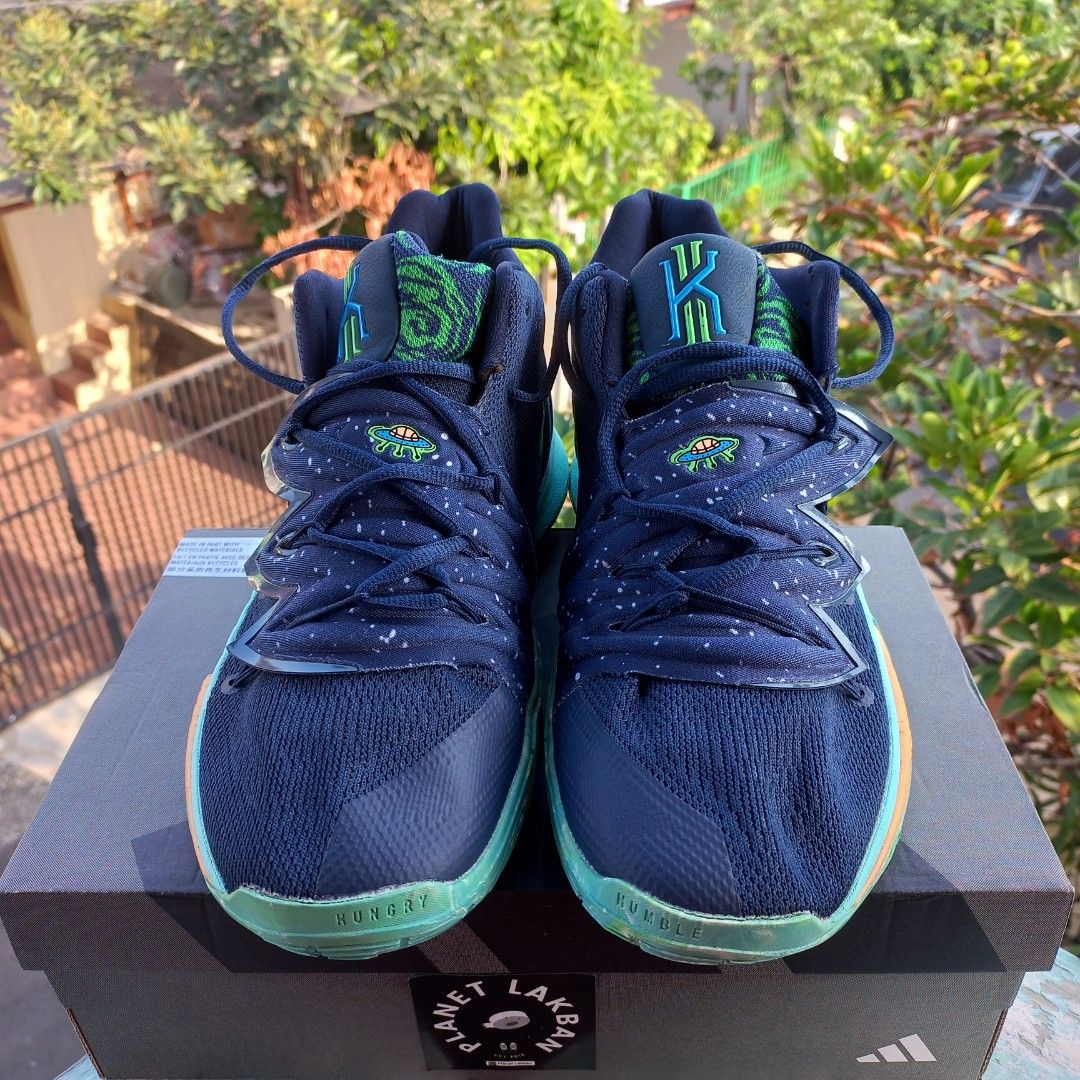 Kyrie 5 ufo outlet size 7