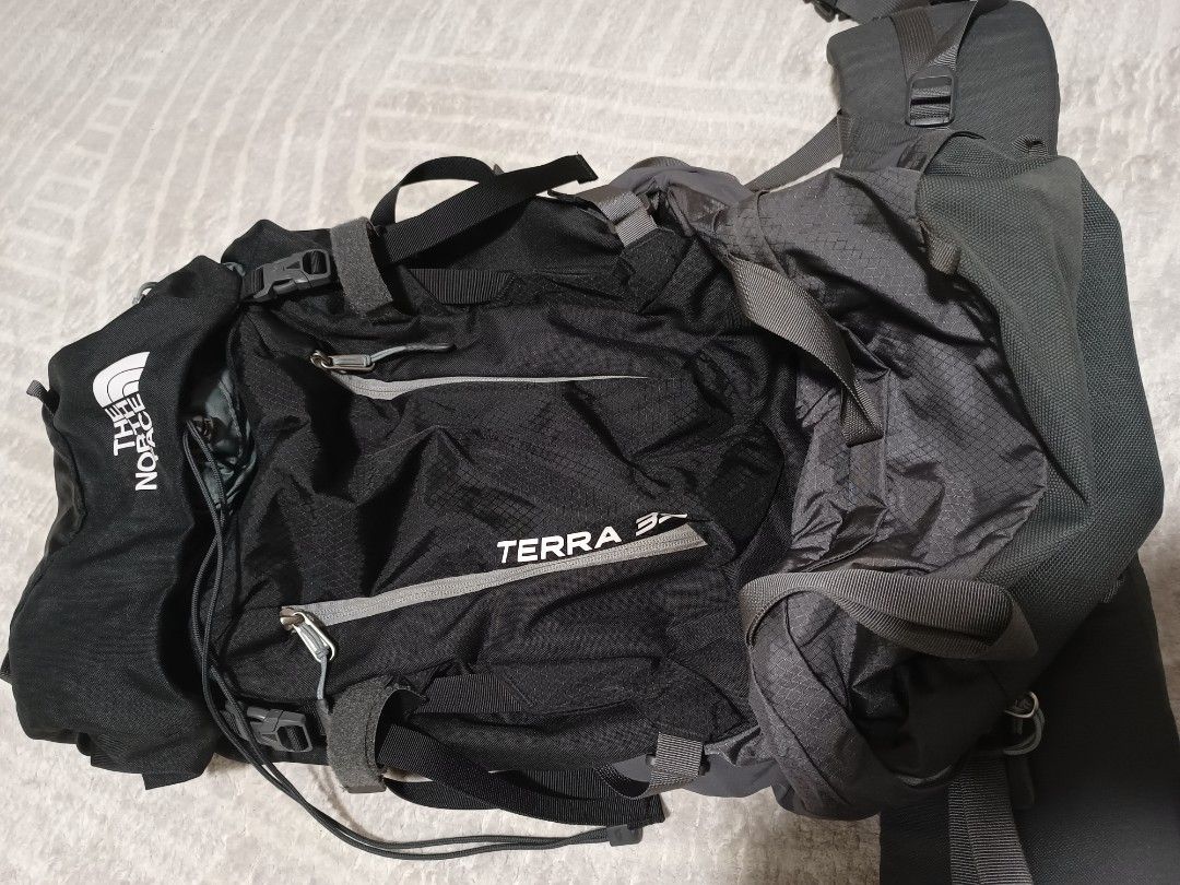 Northface Terra 35l Black Hiking Backpack Sports Equipment