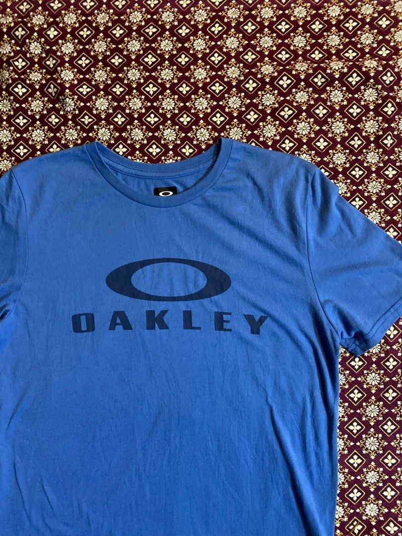 For Sale - New Oakley outdoor medusa t-shirt size M