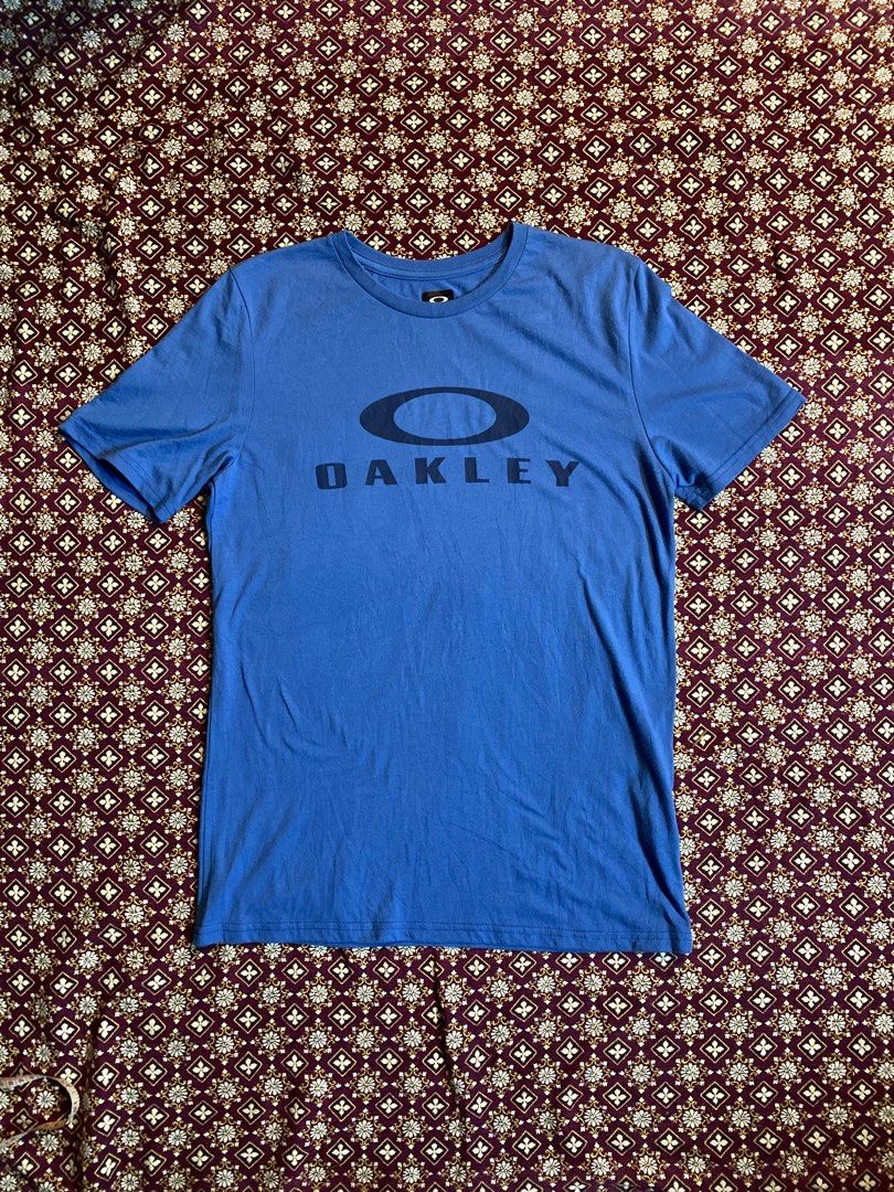 For Sale - New Oakley outdoor medusa t-shirt size M