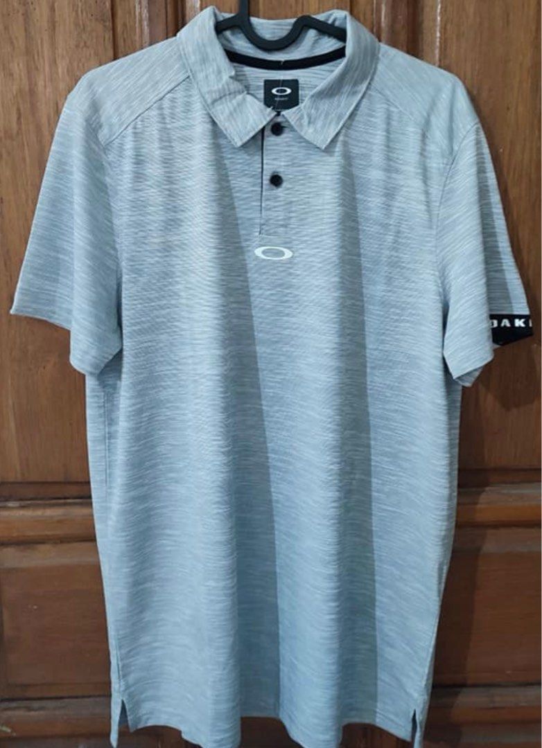 Oakley gravity hotsell golf polo