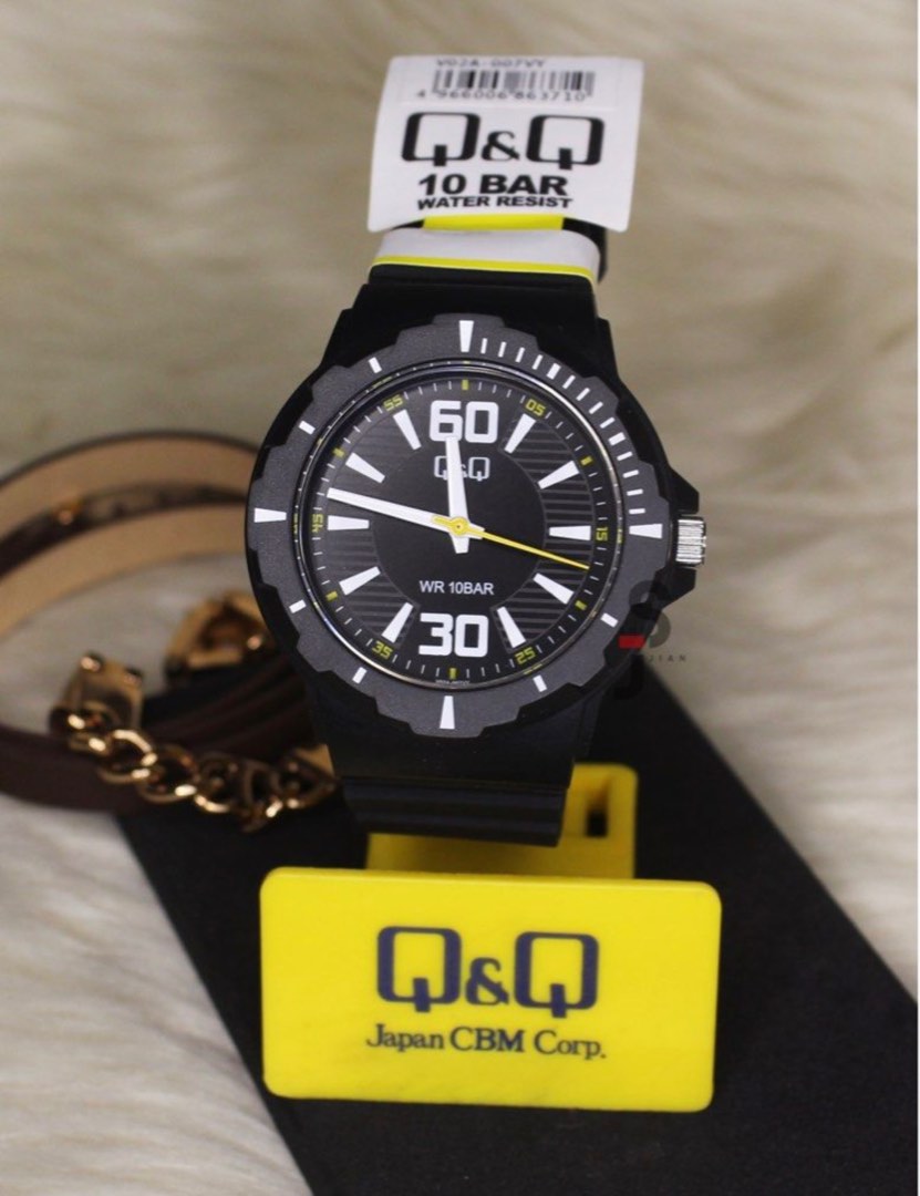 Original Q&Q Sports Analog Waterproof Watch V02A007Y, Men's Fashion