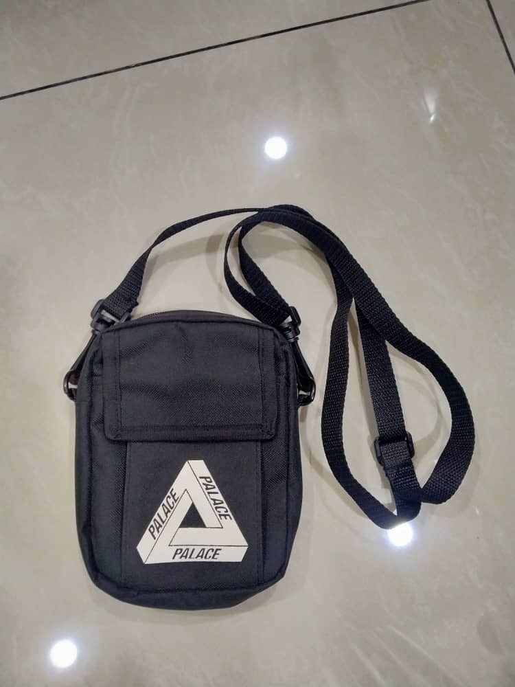 PALACE SLINGBAG