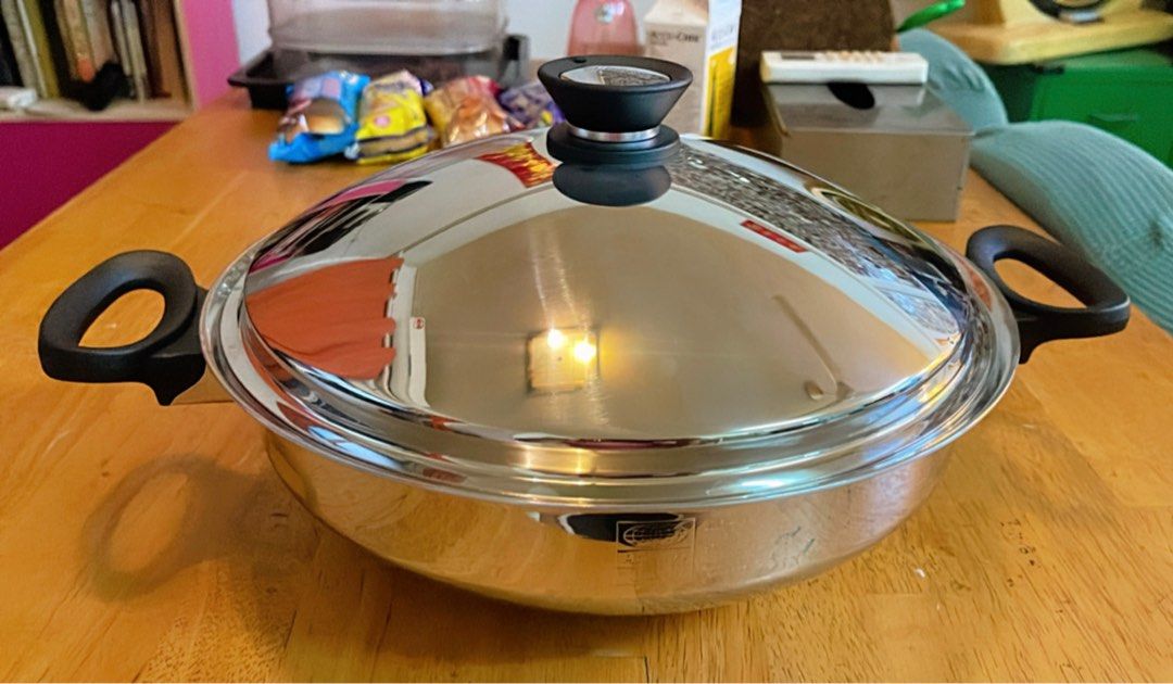AMWAY QUEEN WOK, Furniture & Home Living, Kitchenware & Tableware