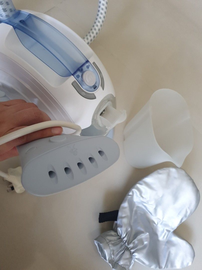 Philips Garment Steamer GC520, TV & Home Appliances, Irons & Steamers