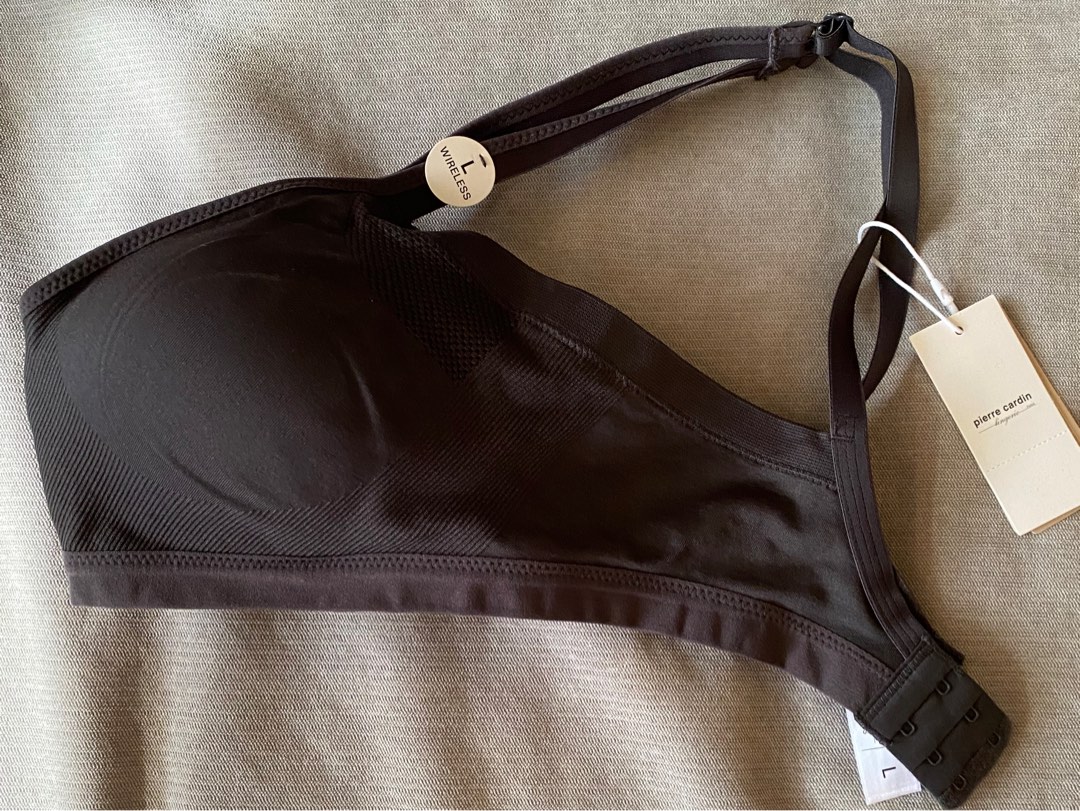 Pierre cardin black push up bra C75 (C34), Women's Fashion, New  Undergarments & Loungewear on Carousell