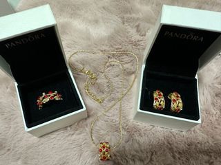 Preloved Avon Jewelry Set