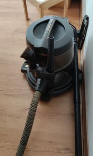 Rainbow Vacuum e-series professional cleaning with power nozzle, complete accessories