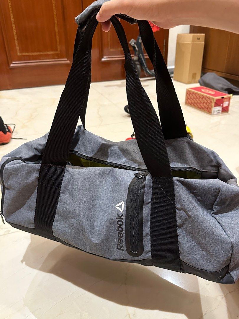 Reebok gym outlet duffel bags