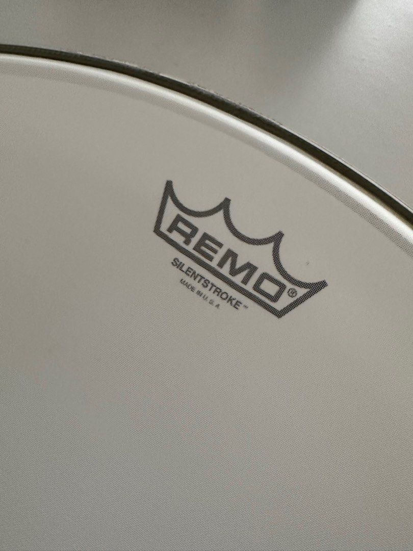 Remo Silentstroke head 22 excellent condition