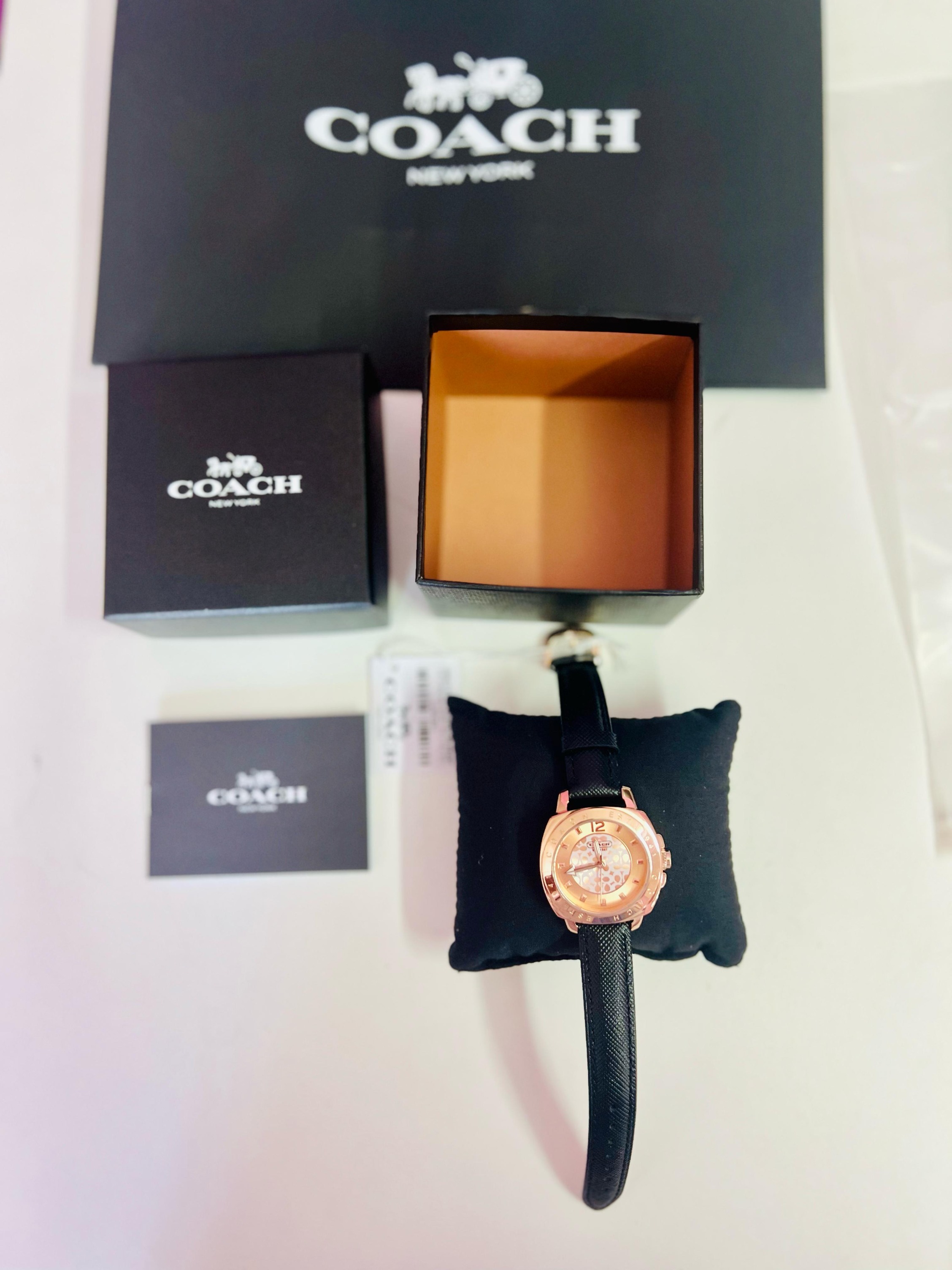 Coach watch box outlet