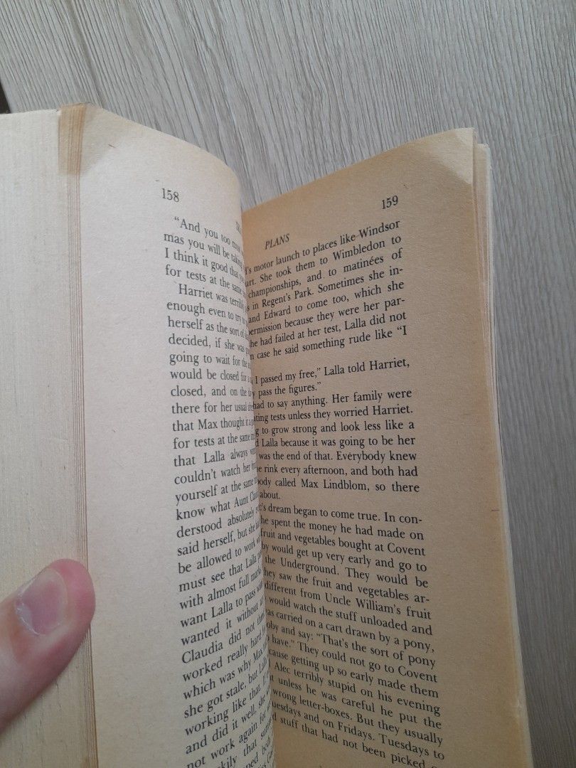 Skating Shoes book by Noel Streatfield, Hobbies & Toys, Books