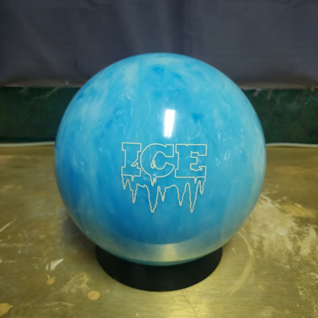 Storm ICE Bowling Ball 13 LBS 2 Handed Drilling, Sports Equipment
