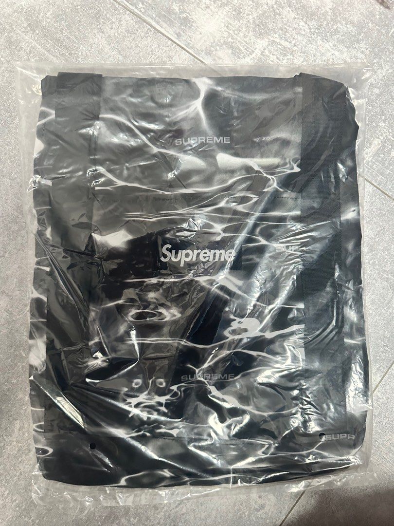 supreme ripple packable tote, 名牌, 手袋及銀包- Carousell