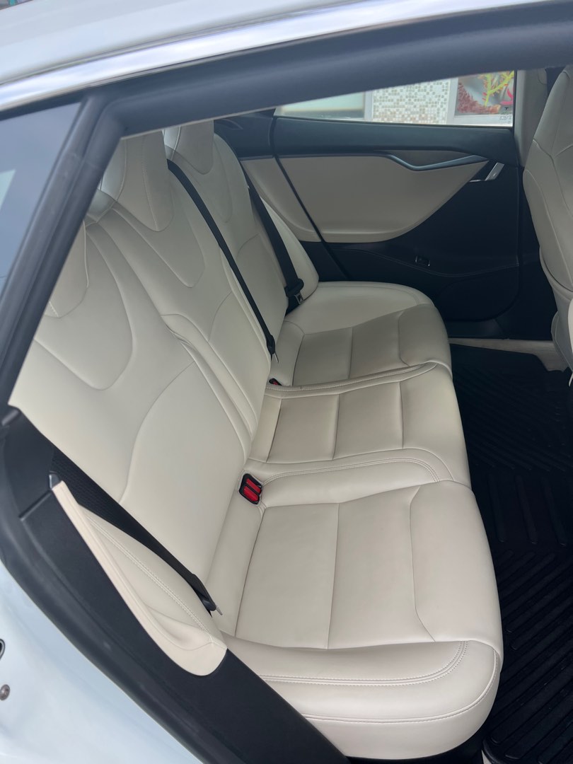 Tesla Model S 75D (A)62866876563843111
